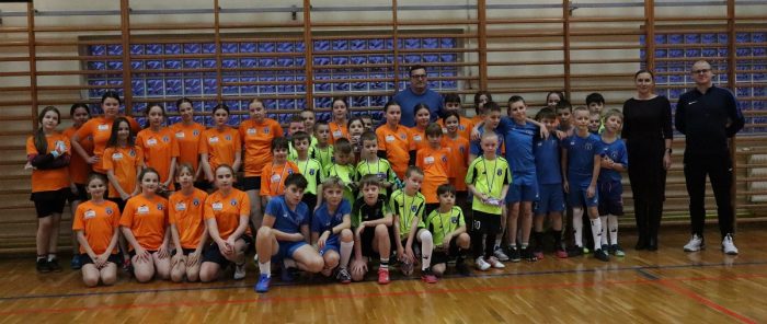 Miniaturka artykułu Turniej halowej piłki nożnej dla dziewcząt i chłopców