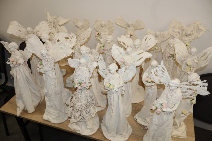 Miniaturka artykułu Tworzenie aniołów z wykorzystaniem powerteksu – techniki utwardzania materiału