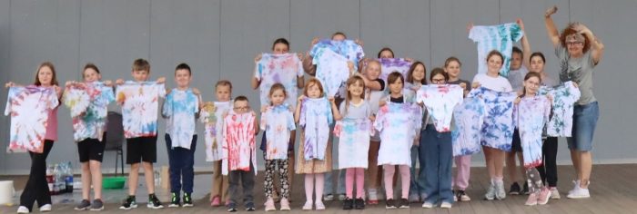 Miniaturka artykułu Warsztaty Tie-dye „Kolorowe wakacje”
